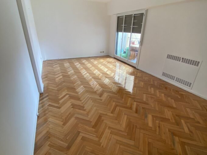 Departamento 4 ambientes semi piso a metros rivadavia
