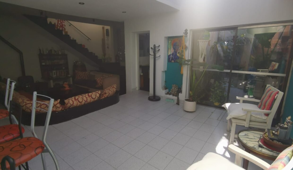 WhatsApp Image 2025-08-27 at 19.01.35 (1)