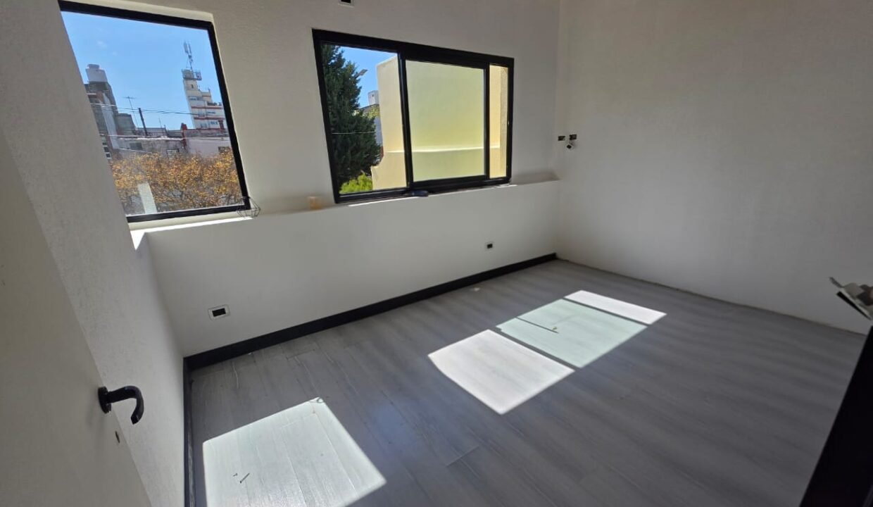 WhatsApp Image 2025-09-26 at 11.21.08