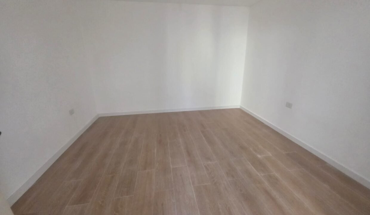 WhatsApp Image 2025-12-17 at 15.39.30 (1)