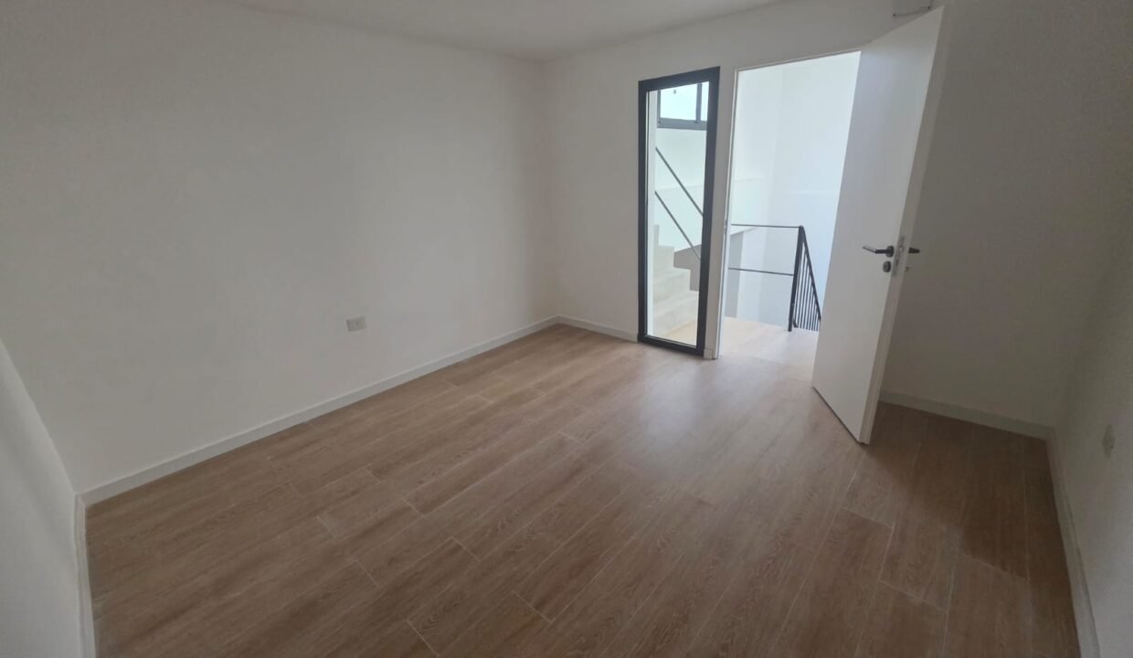 WhatsApp Image 2025-12-17 at 15.39.30