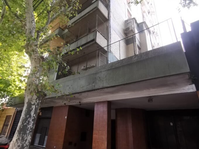 Departamento 3 ambientes al frente balcon lavadero aparte