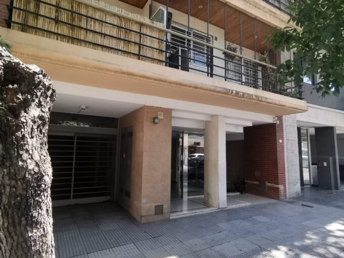 Departamento 2 ambientes semi piso frente balcon moderno