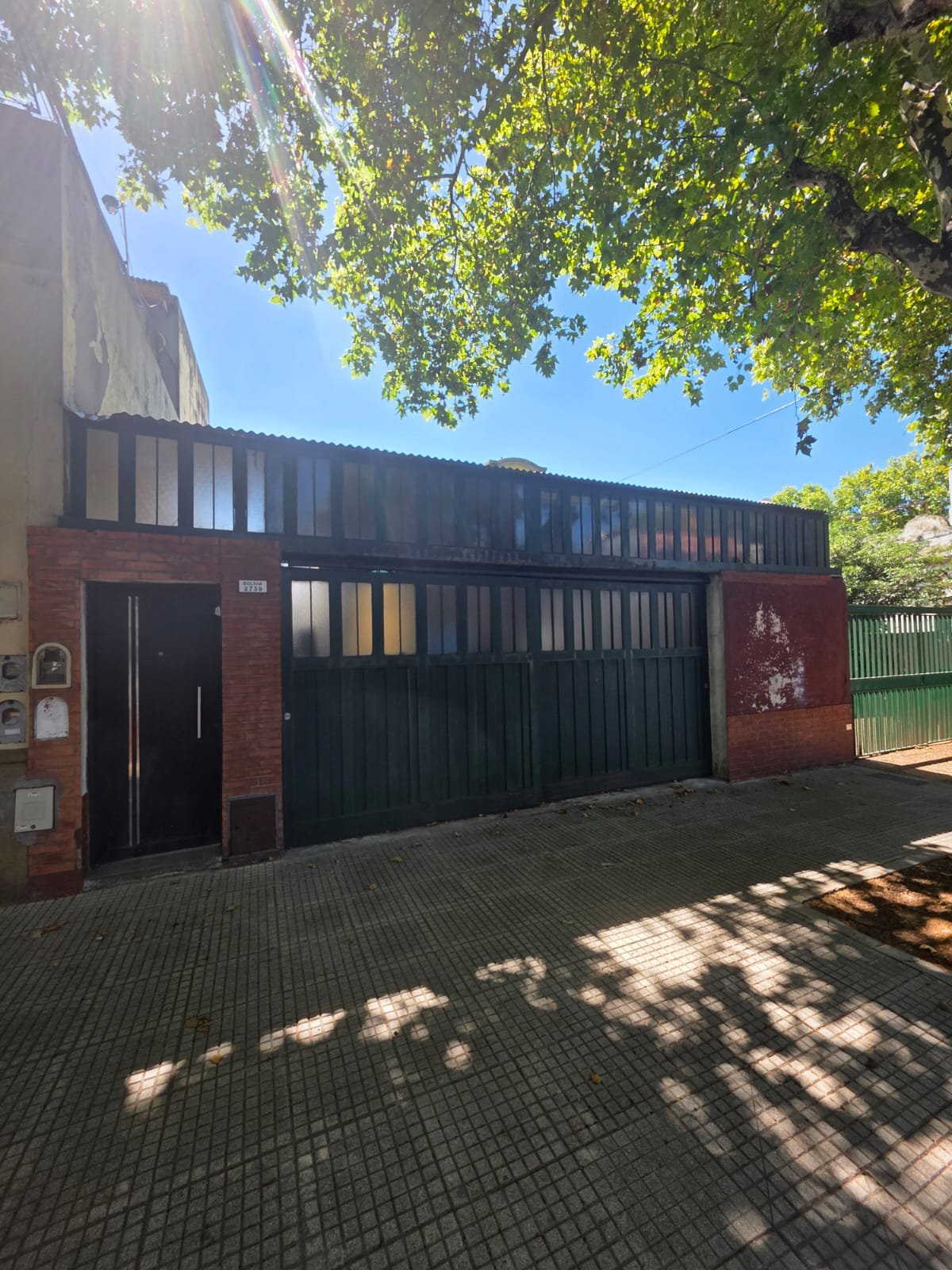 Casa en lote propio ideal inversor 3 unidades en block